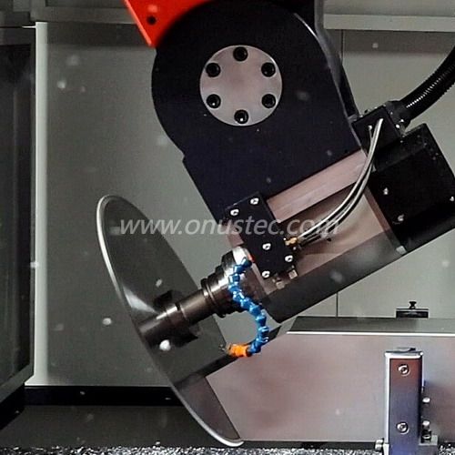 Centre d'usinage de profilés CNC en aluminium à 5 axes