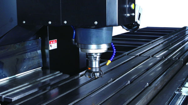 Quels sont les avantages de l'utilisation du centre d'usinage