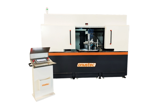 Scie &agrave; encocher CNC multi-angles haut de gamme Onustec 5 axes