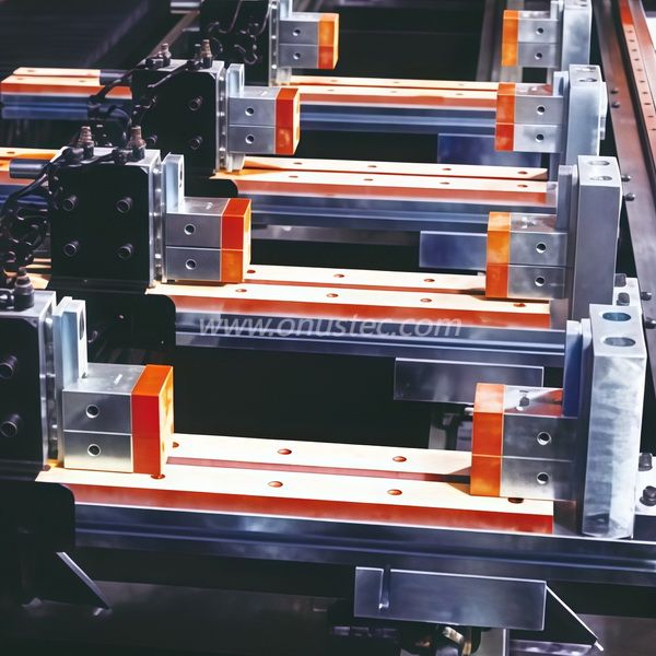 Centre d'usinage de profil CNC à 3 axes
