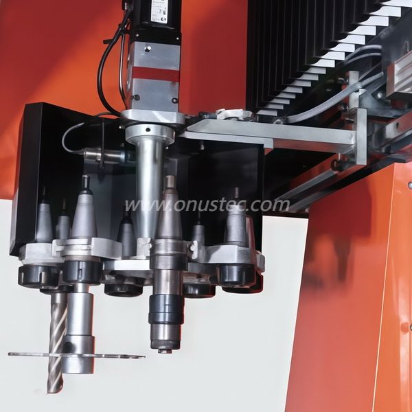 Centre d'usinage de profil CNC &agrave; portique industriel professionnel en aluminium &agrave; 4 axes